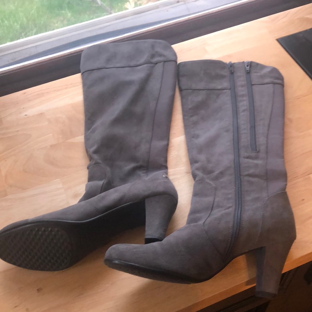 Women’s Knee High Grey Boots